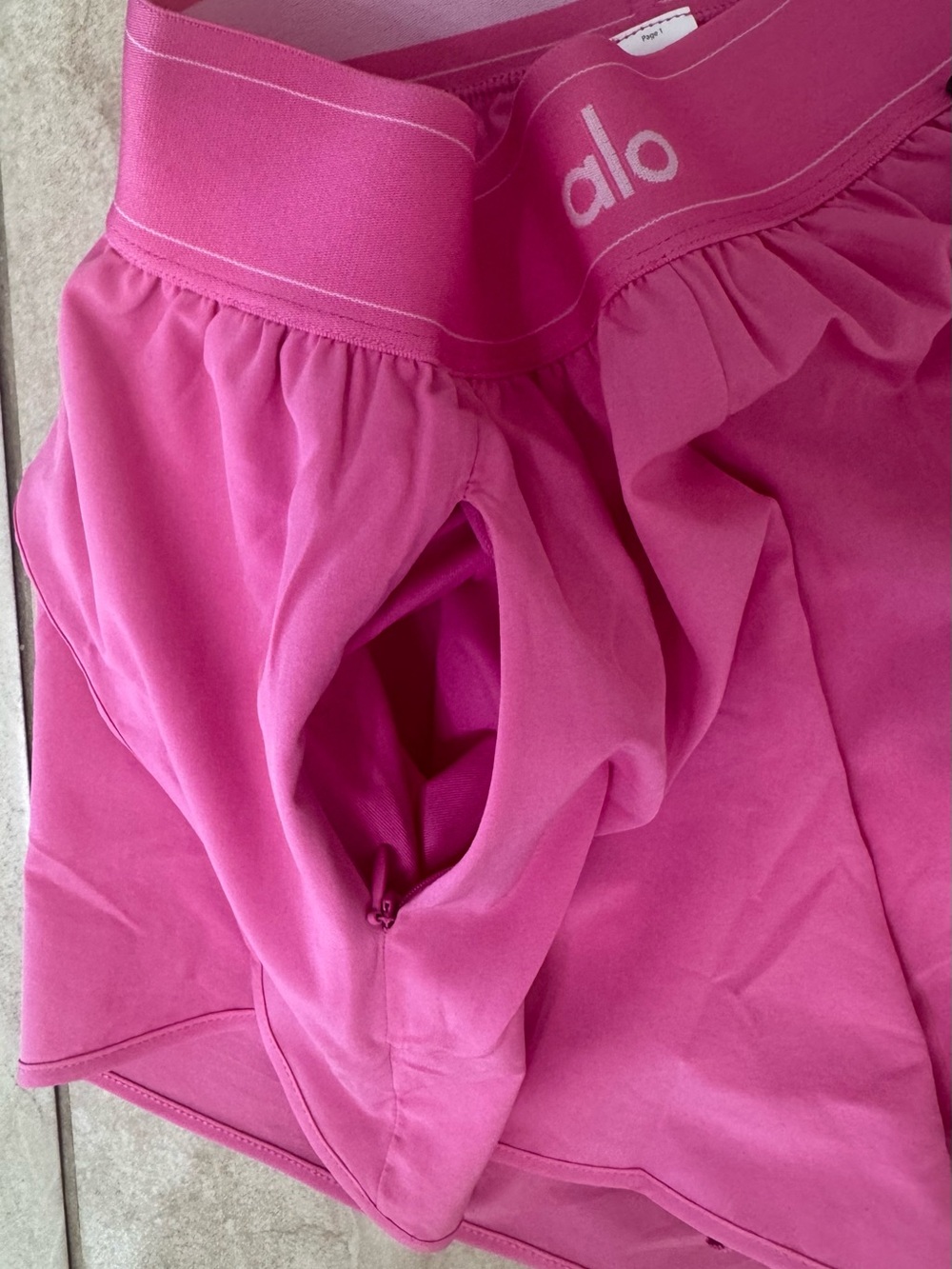 Alo Yoga Match Point Short - Picture 9 of 12